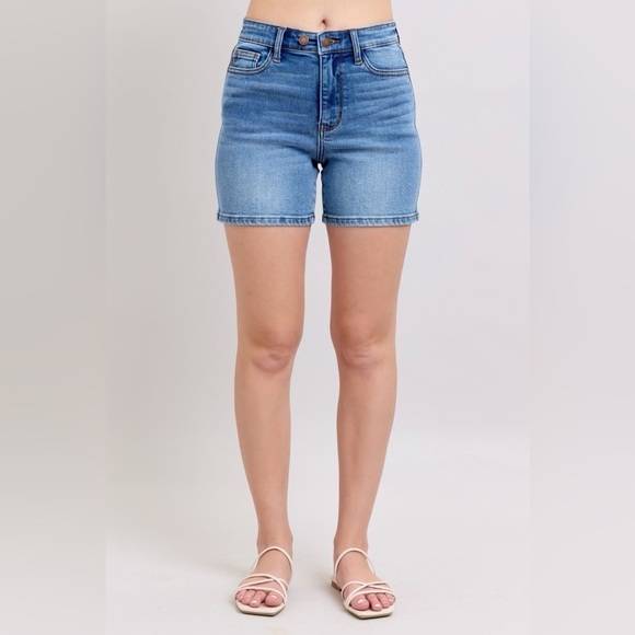 Judy Blue Pants - Judy Blue 2 Button Denim Shorts with Pockets Plus Size Classic Blue Denim Shorts